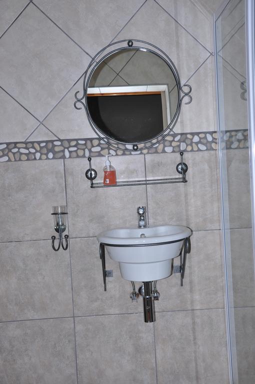 Berg En Dal Guesthouse Villiersdorp Εξωτερικό φωτογραφία