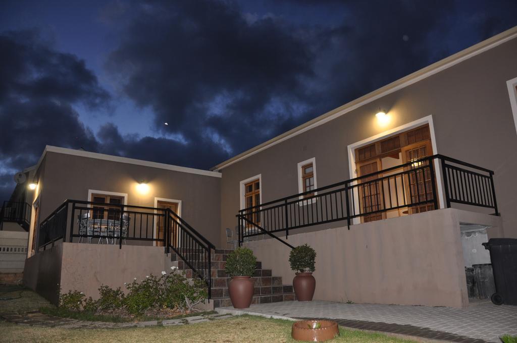 Berg En Dal Guesthouse Villiersdorp Εξωτερικό φωτογραφία