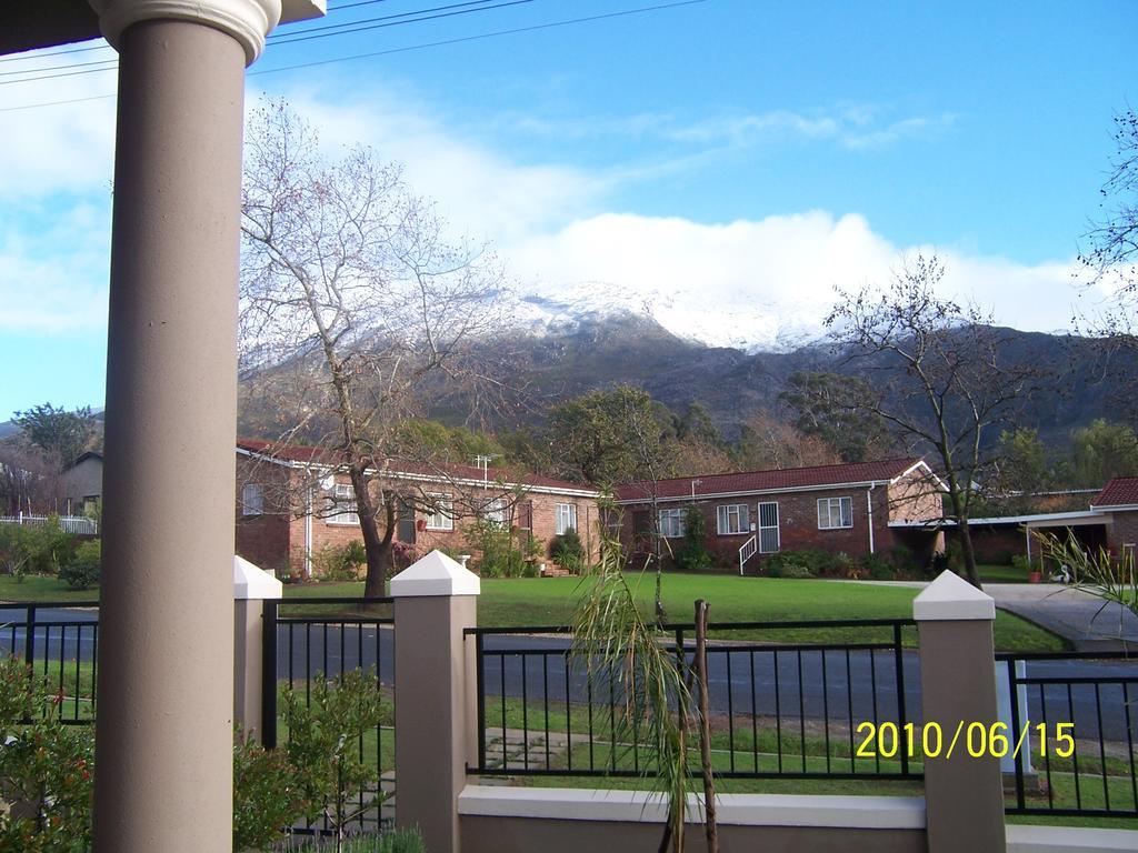 Berg En Dal Guesthouse Villiersdorp Εξωτερικό φωτογραφία